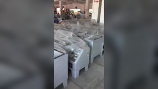 Ruang semprotan garam braket besi pengering balkon, evaluasi besi luar ruangan yang tahan hujan dan garam
